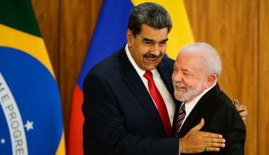 Lula recebeu o ditador Nicolás Maduro em Brasília, no dia 29 de maio; um mês depois, petista diz que conceito de democracia é relativo