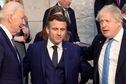 O presidente americano, Joe Biden, conversa com seu homólogo francês, Emmanuel Macron, e o primeiro-ministro britânico, Boris Johnson
