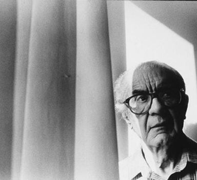 O escritor surrealista brasileiro Walter Campos de Carvalho (1916-1998)