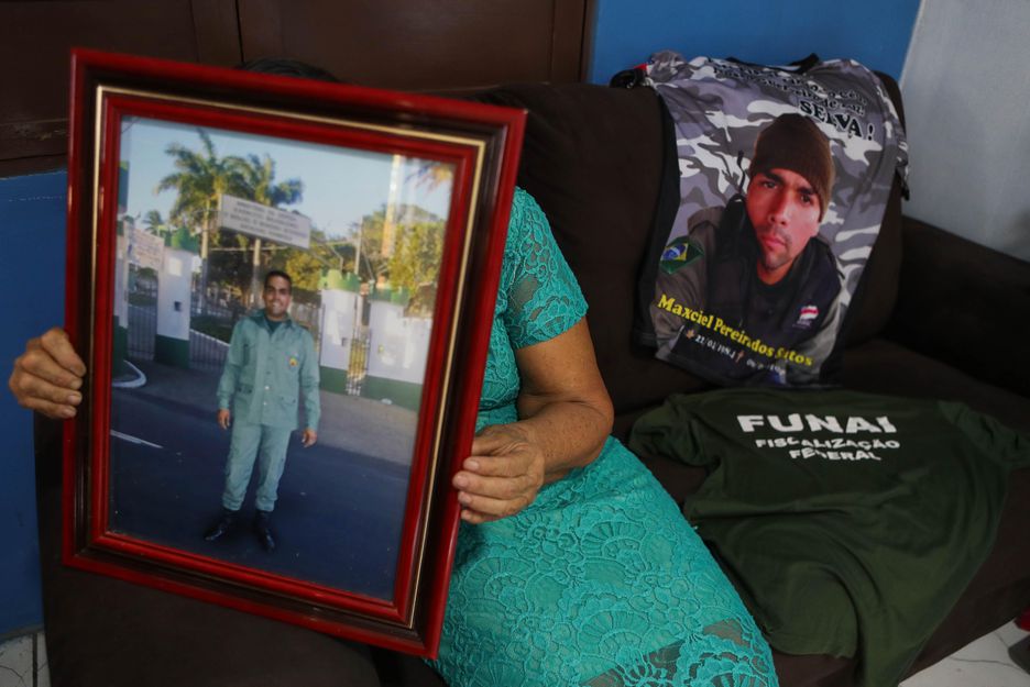 Familiar de Maxciel Pereira, ativista ambiental e colaborador da Funai assassinado em 2019; dossiê aponta que crime teve mandante.