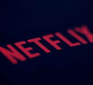 Crise superada? Netflix ganha 6 milhões de novos assinantes após taxa do  ponto extra - Estadão