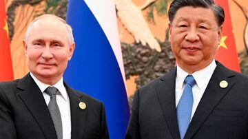 Presidente da Rússia, Vladimir Putin, e presidente da China, Xi Jinping, antes de conversa às margens do Fórum Belt and Roda (Cinturão e Rota) em Pequim, 18 de outubro de 2023. 