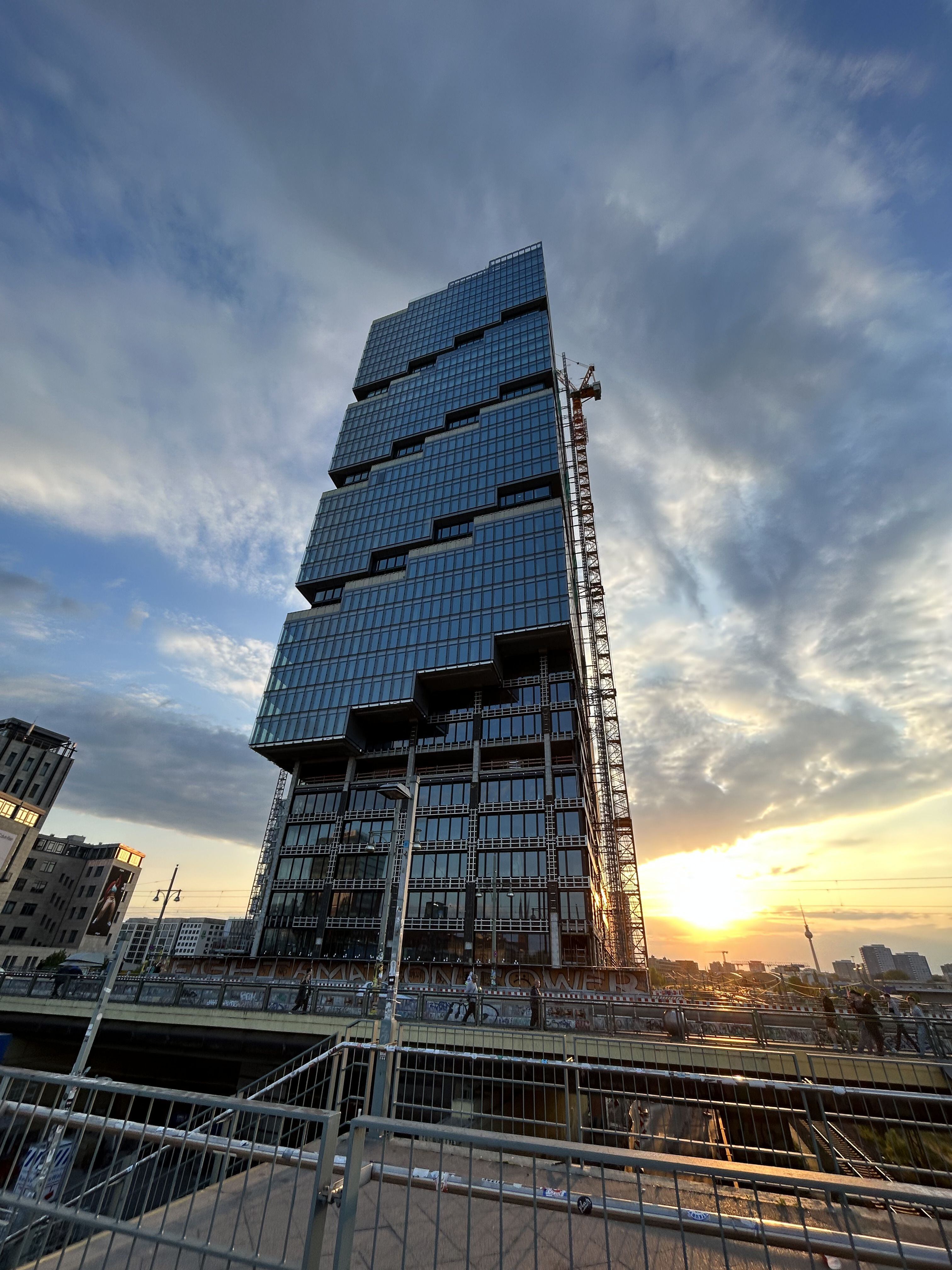 Galeria de BIG projeta arranha-céu para Frankfurt - 4