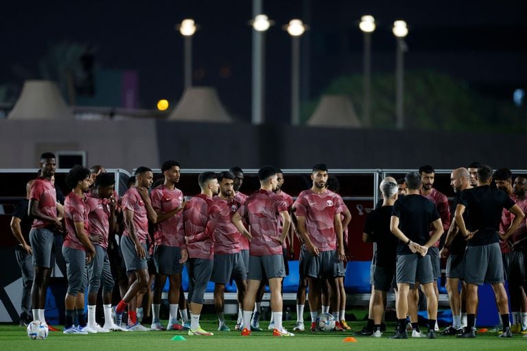Seleção do Catar espera manter tradição na abertura da Copa do Mundo