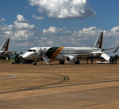 Aeronave VC-2 (Embraer), cedida pela Presidência da República, para o resgate de brasileiros em Gaza