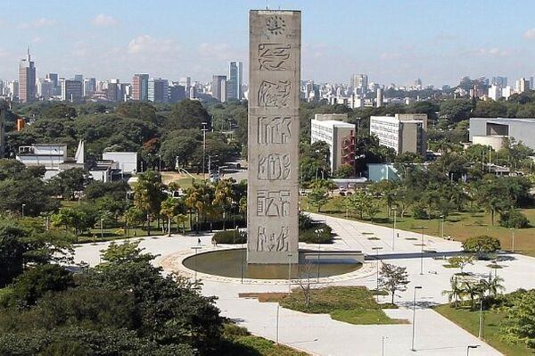 UFMG - Universidade Federal de Minas Gerais - [Artigo] É preciso enxergar  além das paredes…