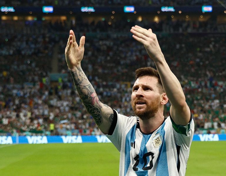 Messi celebra seu gol contra o México, que recolocou Argentina na briga por classificação no Grupo C da Copa do Mundo.