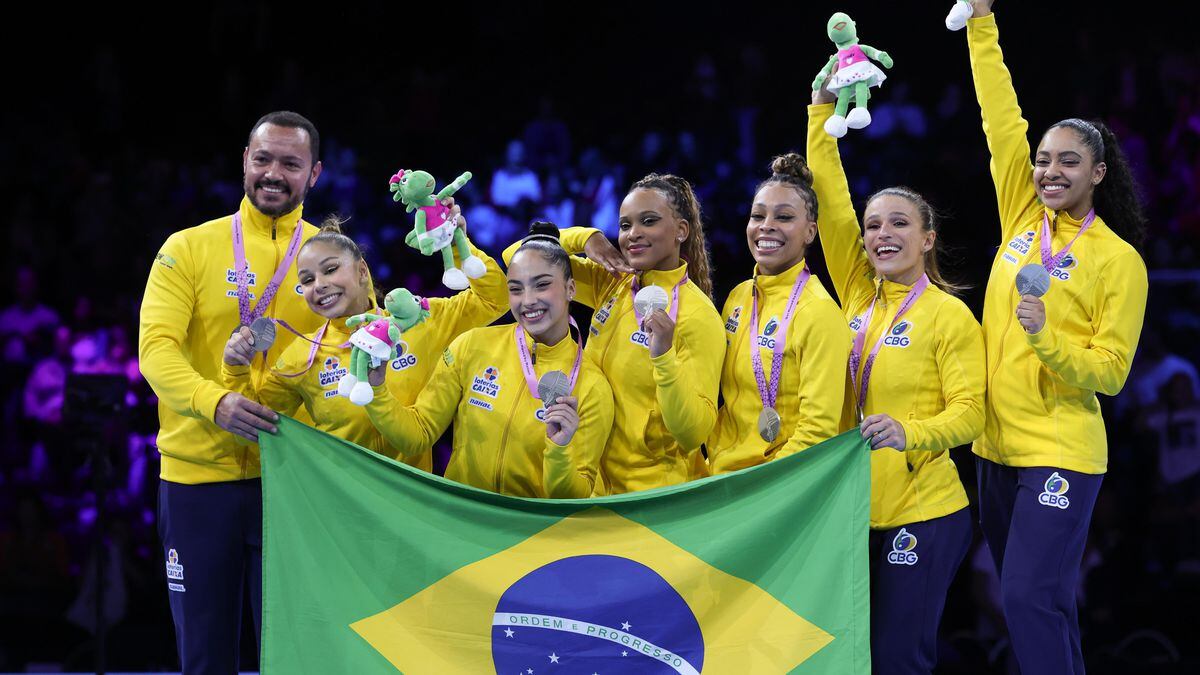 Brasil conquista a prata inédita no Mundial de Ginástica Artística sob  liderança de Rebeca Andrade - Estadão