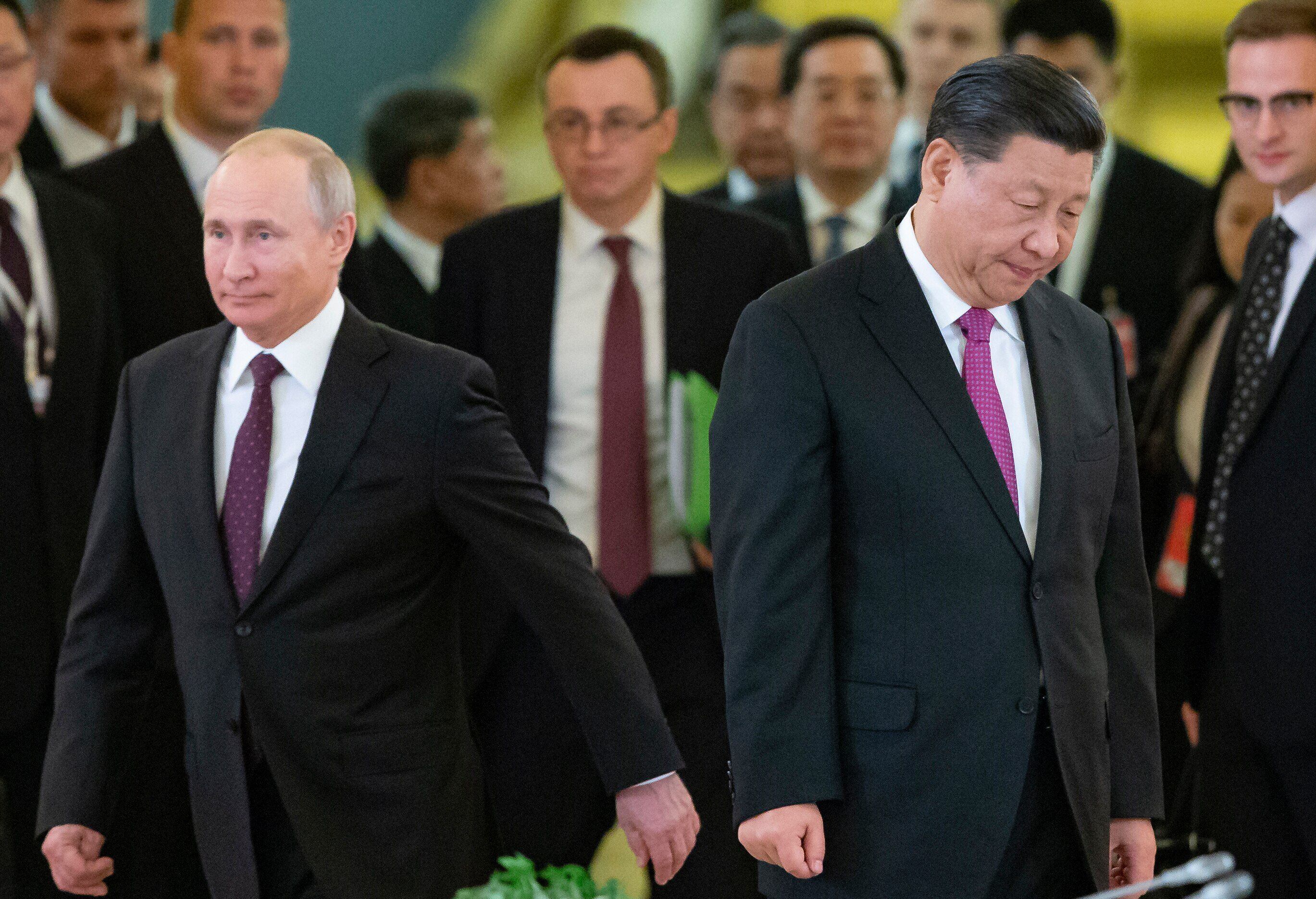 Sem condenar ataque, presidente chinês pede a Putin 'negociação' com a Ucrânia