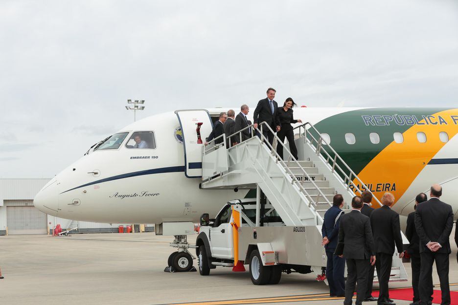 Jair Bolsonaro desembarca em Jacksonville, na Flórida, durante viagem oficial em 2020.