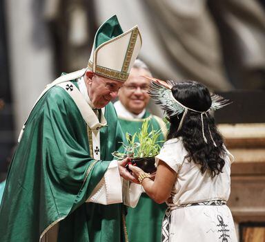 Papa Francisco em missa de encerramento do Sínodo dos Bispos pela Amazônia, na Basílica de São Pedro, no Vaticano
