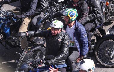 O presidente Jair Bolsonaro organiza motociatas pelo País.