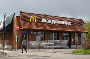 Restaurante do McDonalds fechado em Podolsk, região de Moscou; empresa vendeu seus estabelecimentos no país. Foto: Maxim Shipenkov/EFE
