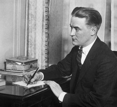 Escritor norte-americano F. Scott Fitzgerald tem textos inéditos reunidos em livro