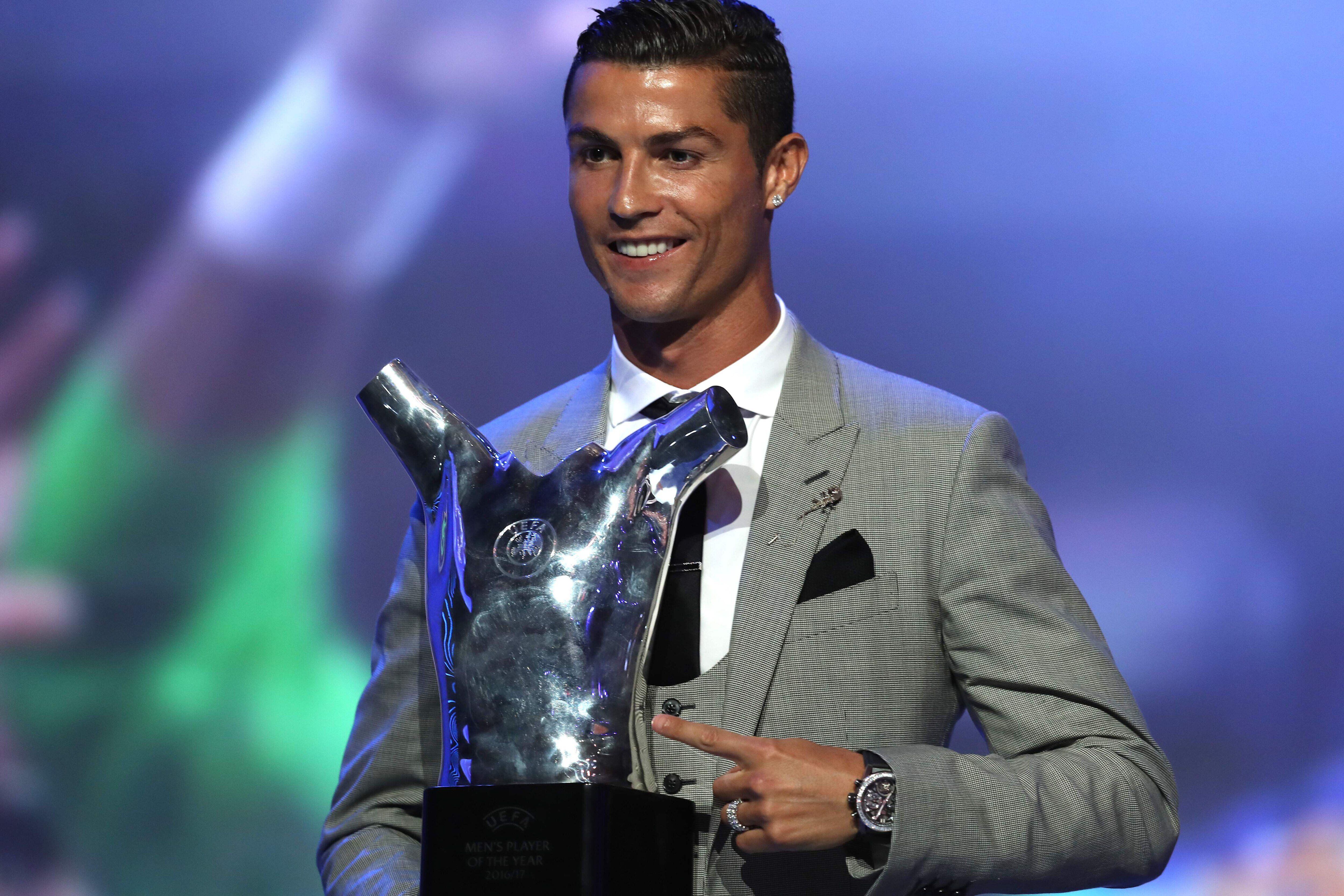 Cristiano Ronaldo melhor jogador do mundo pela quinta vez