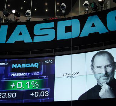 Steve Jobs recebe homenagem em painel da Nasdaq
