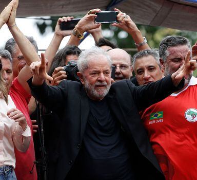 Lula discursa no Sindicato dos Metalúrgicos do ABC, em São Berrnardo do Campo