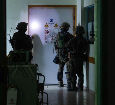This handout picture released by the Israeli army on November 15, 2023, reportedly shows Israeli soldiers carrying out operations inside Al-Shifa hospital, amid continuing battles betweeen Israel and the Palestinian militant group Hamas. (Photo by Israeli Army / AFP) / RESTRICTED TO EDITORIAL USE - MANDATORY CREDIT "AFP PHOTO / ISRAELI ARMY " - NO MARKETING NO ADVERTISING CAMPAIGNS - DISTRIBUTED AS A SERVICE TO CLIENTS