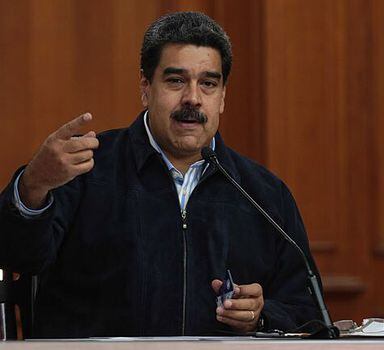 Maduro diz que contrabandistas compram gasolina subsidiada na Venezuela para revender a preços internacionais na Colômbia e no Caribe, provocando milhões de dólaresem prejuízos ao país