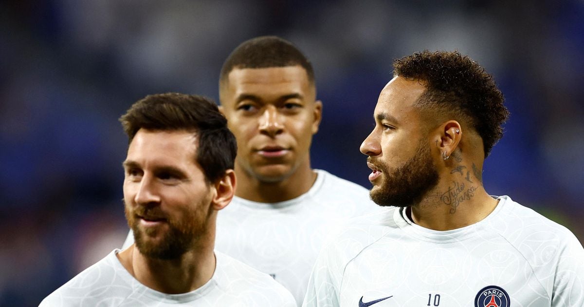 Paris Saint-Germain dispuso de 2.500 millones de riales brasileños para acabar con Neymar y Messi y satisfacer a Mbappé, informa el diario