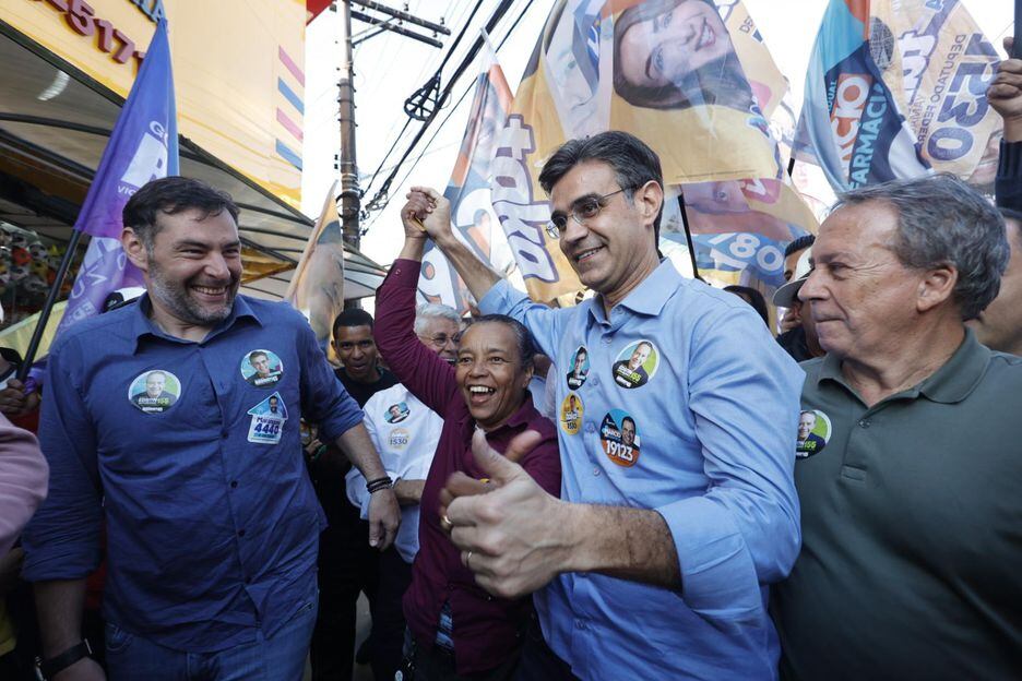 O governador Rodrigo Garcia, candidato do PSDB a um novo mandato, fez corpo a corpo com eleitores na quarta feira, no ABC.