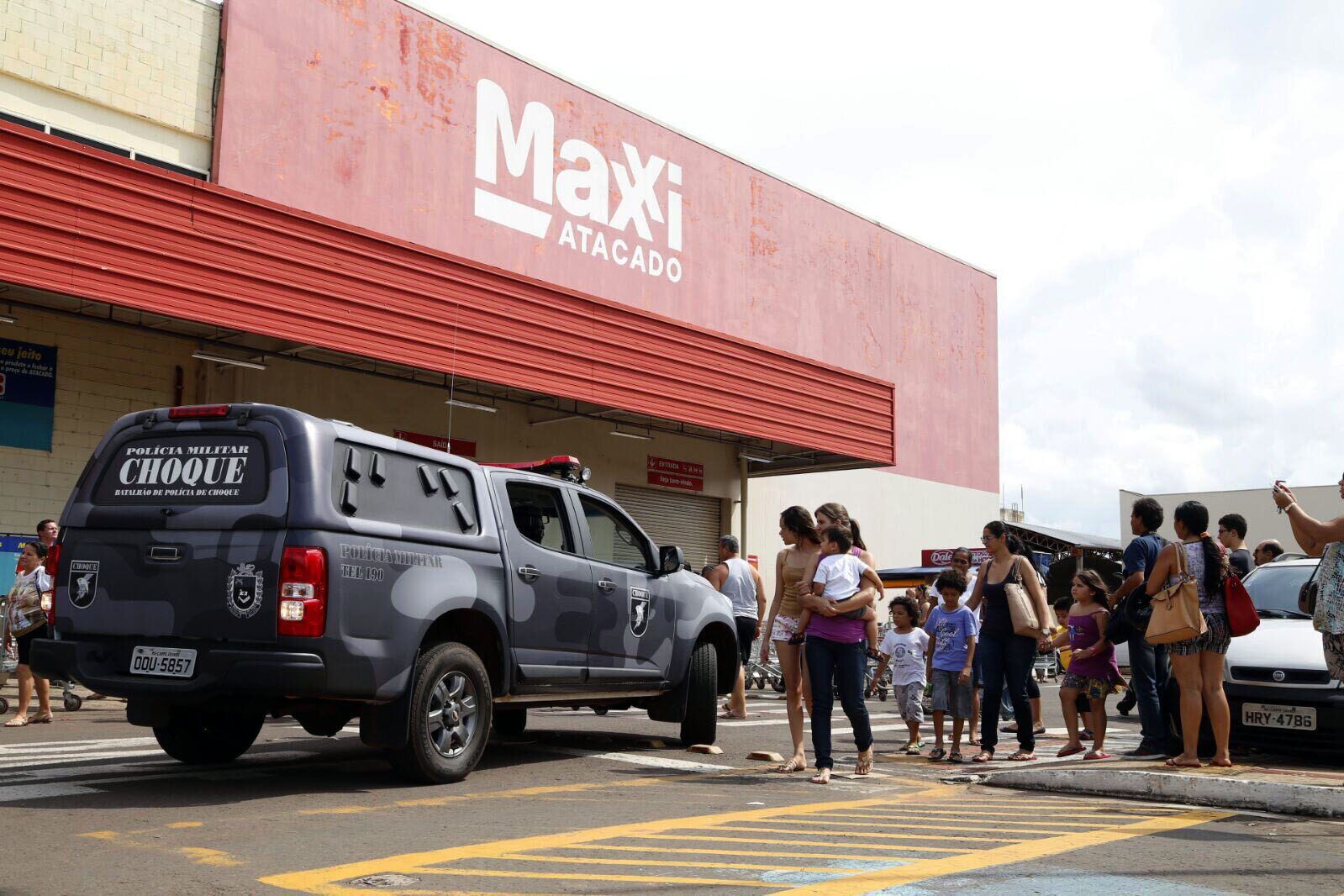 Walmart fecha mais duas lojas Nacional em Porto Alegre