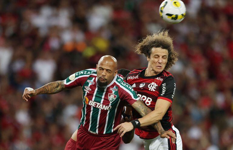 Fluminense venceu o Flamengo por 2 a 1.