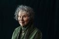 Margaret Atwood reconta 'Ilíada' e 'Odisseia' em releitura feminista