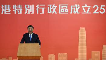 Xi Jinping visita Hong Kong em meio à repressão e temores de domínio chinês