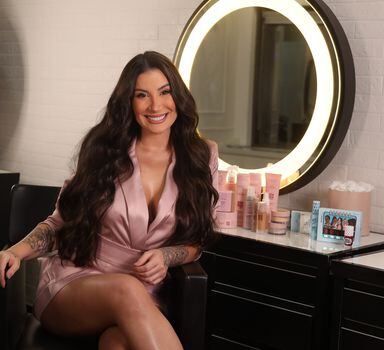 A influenciadora Bianca Andrade começou no YouTube fazendo vídeos de maquiagem e, anos depois, lançou a própria marca, Boca Rosa, uma dasmais vendidas no mercado.