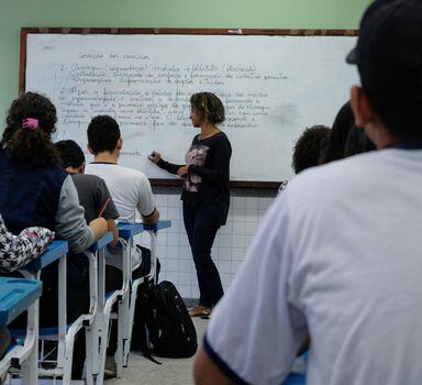 Ensino médio é considerado a etapa mais crítica da educação brasileira