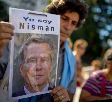 Morte de Nisman provocou protestos na Argentina pela suspeita de homicídio