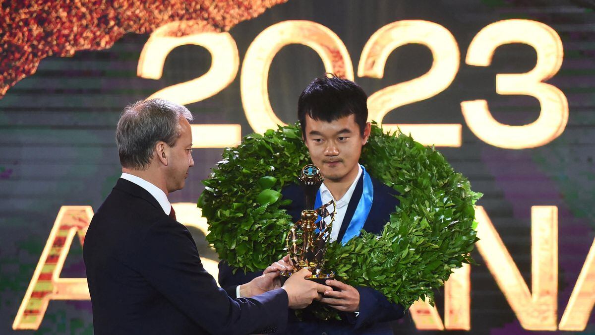 China tem seu primeiro campeão mundial de xadrez, derrotando russo