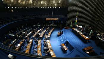 Congresso brasileiro é o que mais mexe na Constituição entre 11 democracias