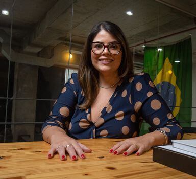 Larissa Andrade, da Maria São Paulo; agência reúne 25 publicitários, sendo que apenas 4 são homens.