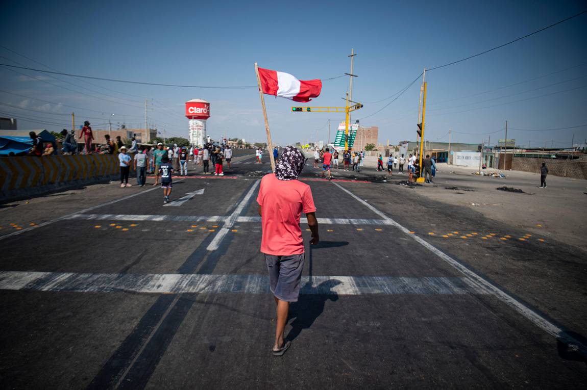 Peru decreta toque de recolher em Lima e em Callao para impedir protestos contra alta inflação