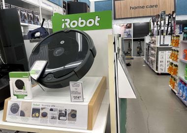 iRobot lançou o primeiro 'aspirador-robô' em 2002 