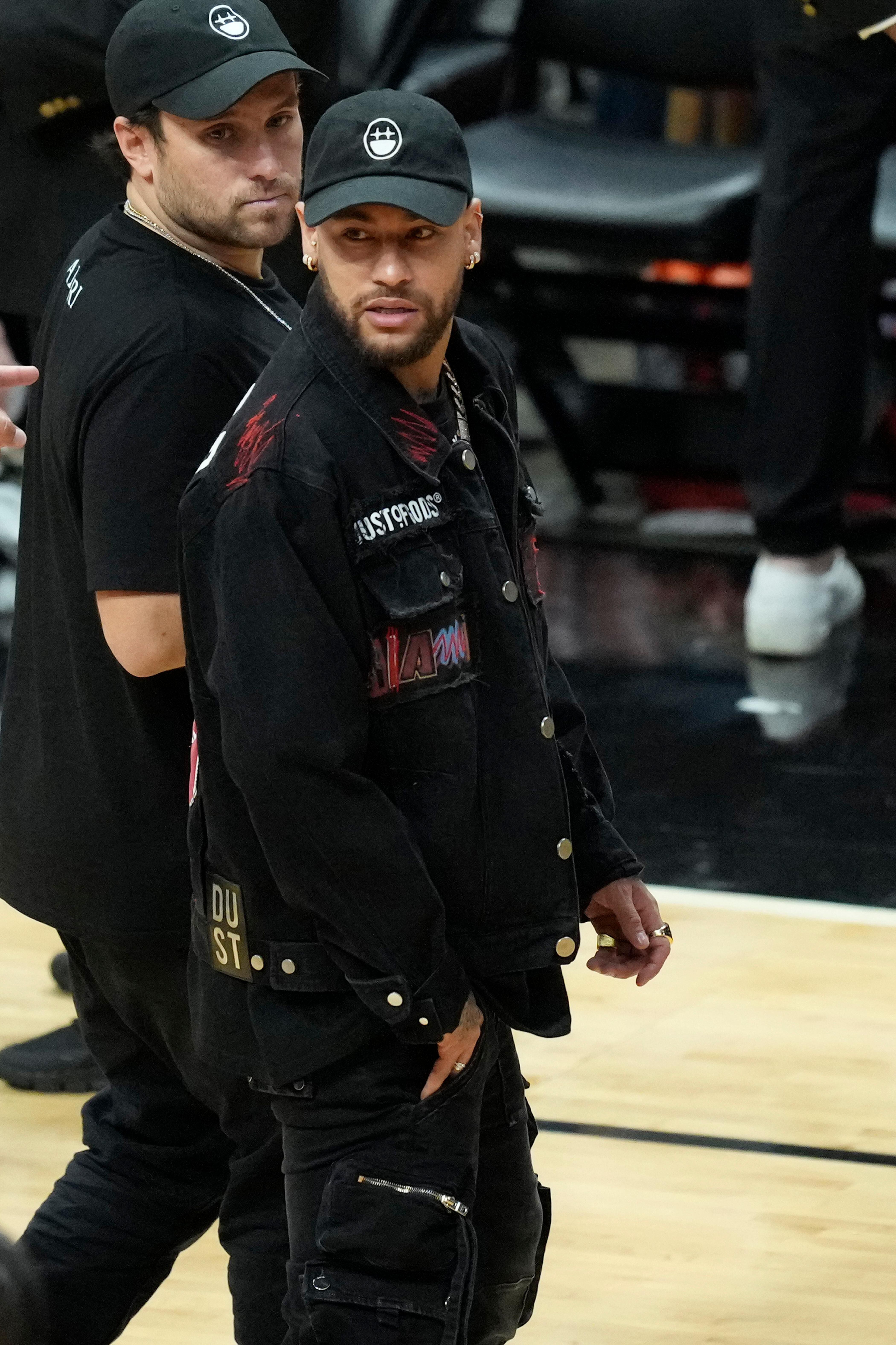 Neymar marca presença no jogo 3 das finais da NBA em Miami, nba