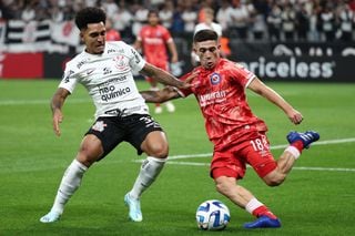 Corinthians busca se recuperar na Libertadores na estreia de Vanderlei Luxemburgo no comando da equipe 