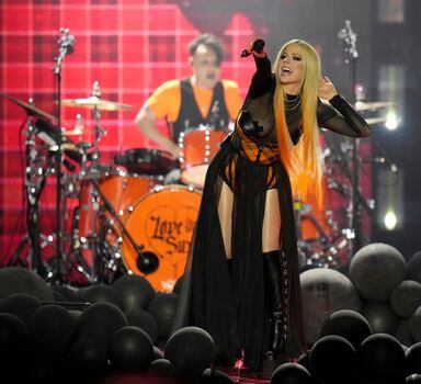 Let Go': Avril Lavigne relança álbum de estreia em edição comemorativa de  20 anos - Estadão