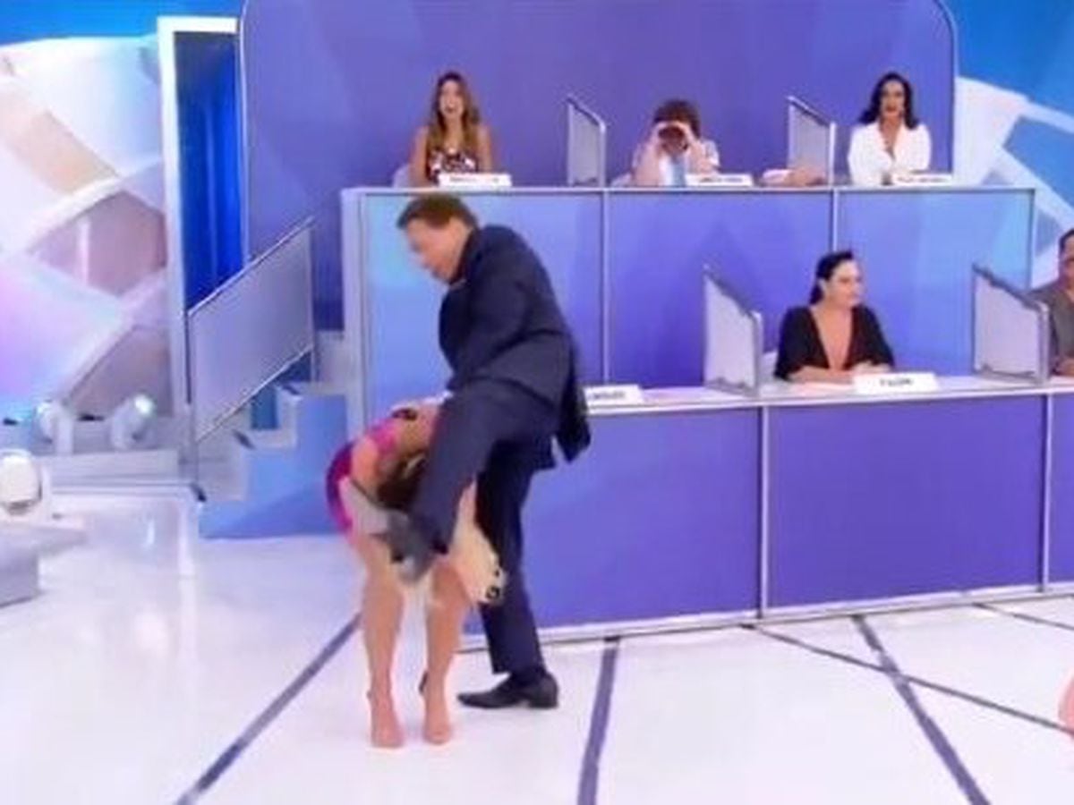 Silvio Santos brinca de 'pula sela' durante 'Jogo dos Pontinhos