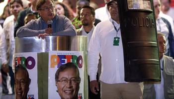 Violência eleitoral na Colômbia dobra em meio a favoritismo inédito da esquerda
