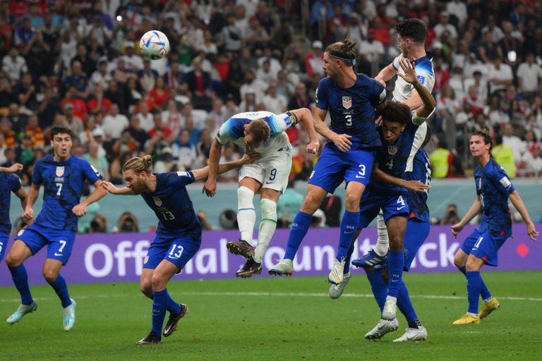 Inglaterra e EUA fizeram um jogo movimentado pela segunda rodada da Copa.