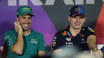 Sakhir (Bahrain), 28/02/2024.- Dutch driver Max Verstappen (R) of Red Bull Racing and Spanish driver Fernando Alonso of Aston Martin attend a press conference for the Formula One Bahrain Grand Prix, in Sakhir, Bahrain, 28 February 2024. The Formula 1 Bahrain Grand Prix is held on 02 March 2024. (Fórmula Uno, Bahrein) EFE/EPA/ALI HAIDER
