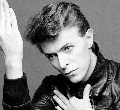 David Bowie em foto da capa do disco 'Heroes' (1977)