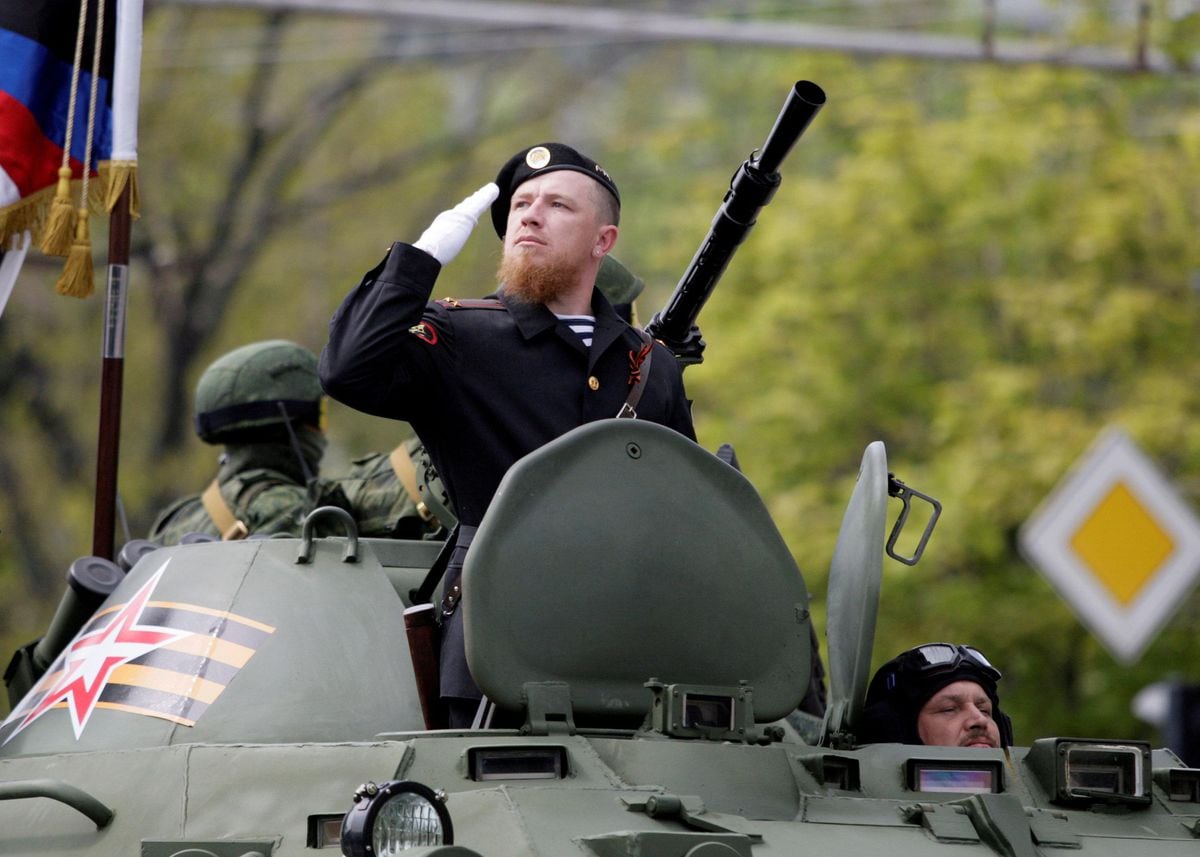 Comandante do batalhão da autoproclamada República Popular de Donetsk, Arseny Pavlov, em um veículo blindado no Dia da Vitória, em Donetsk, em 9 de maio de 2016. Pavlov é um dos símbolos do separatismo ucraniano