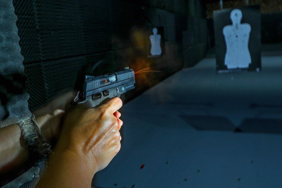 Clube de tiro em São Paulo; CACs querem eleger bancada formada por instrutores de tiro, donos de clubes, policiais e advogados