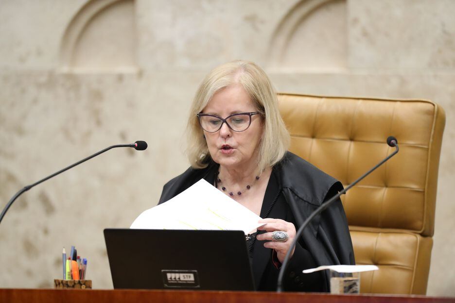 A presidente do Supremo Tribunal Federal (STF), ministra Rosa Weber, em julgamento que pode tornar o orçamento secreto, gerido por meio das emendas de relator-geral, inconstitucional. 