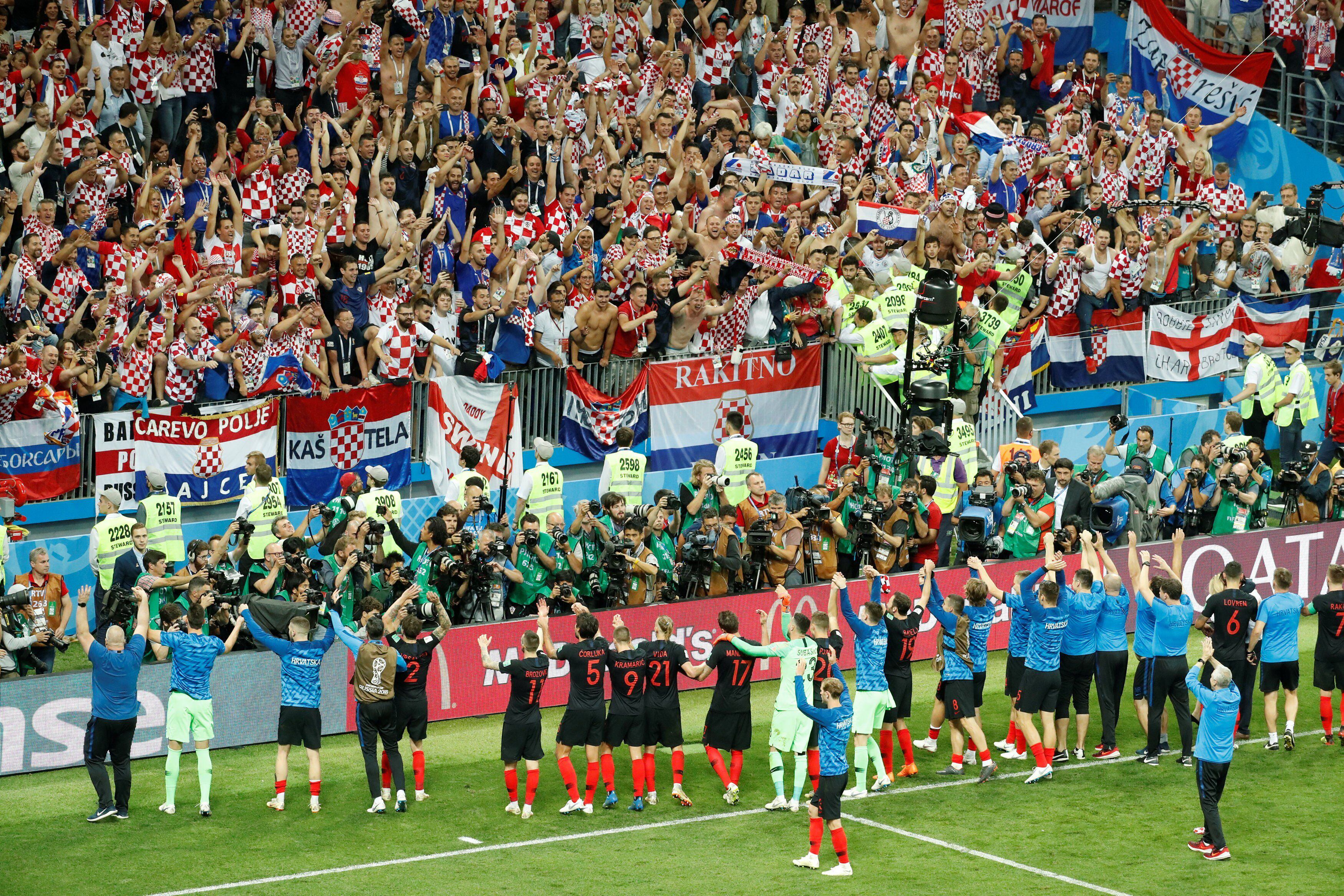 Croácia vence Inglaterra na prorrogação e está na final da Copa