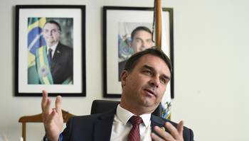 Flávio Bolsonaro diz que é impossível conter reação de apoiadores a resultado de eleições